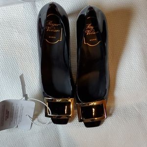 Authentic like new size 7 Roger Vivier 👠